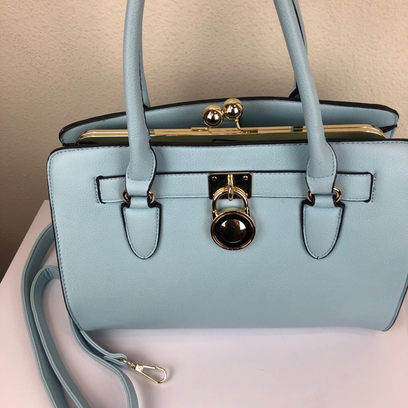 Super cute light blue purse - Picture 2 of 9